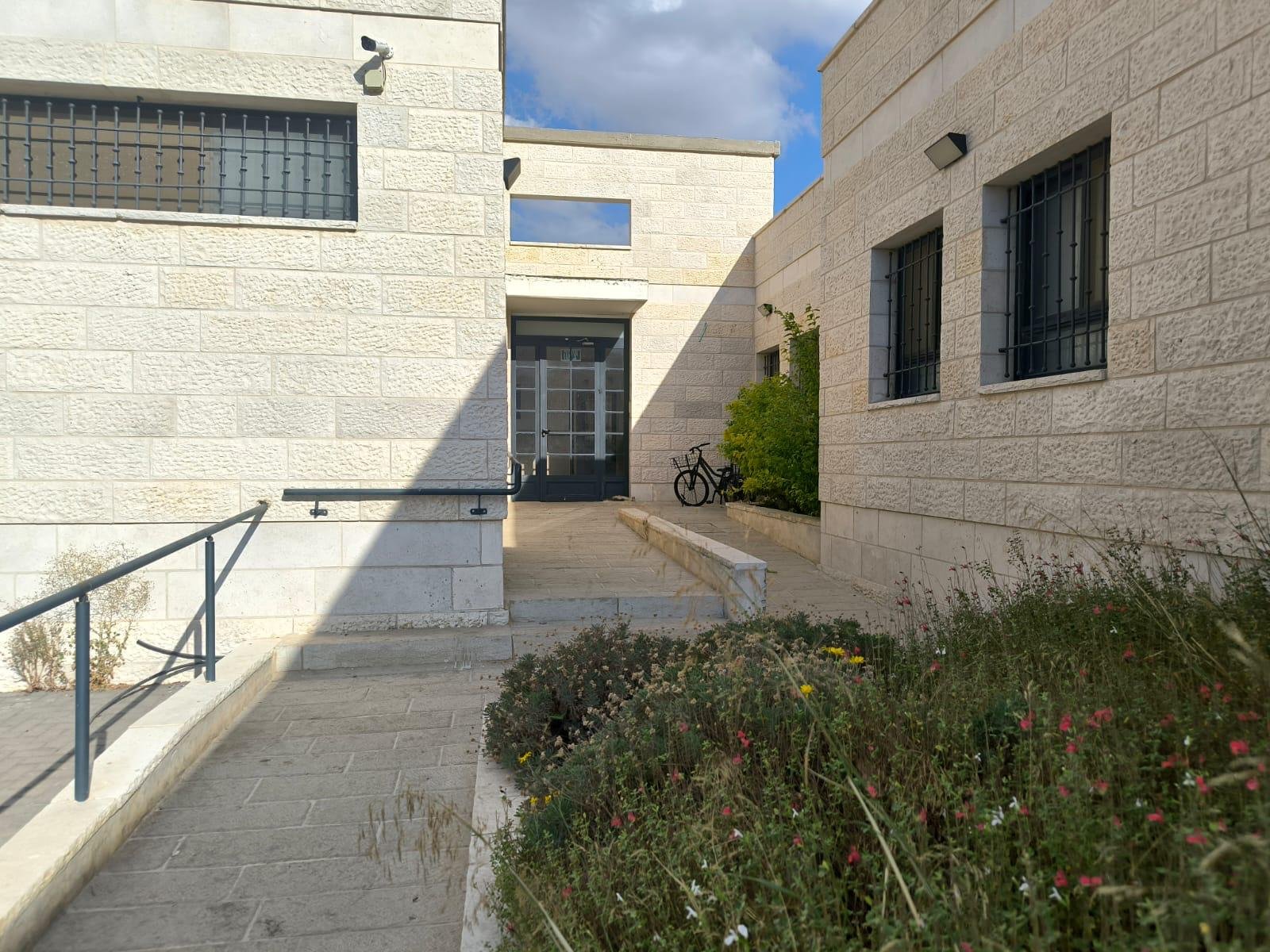 WhatsApp Image 2025-10-28 at 18.30.18 (5)